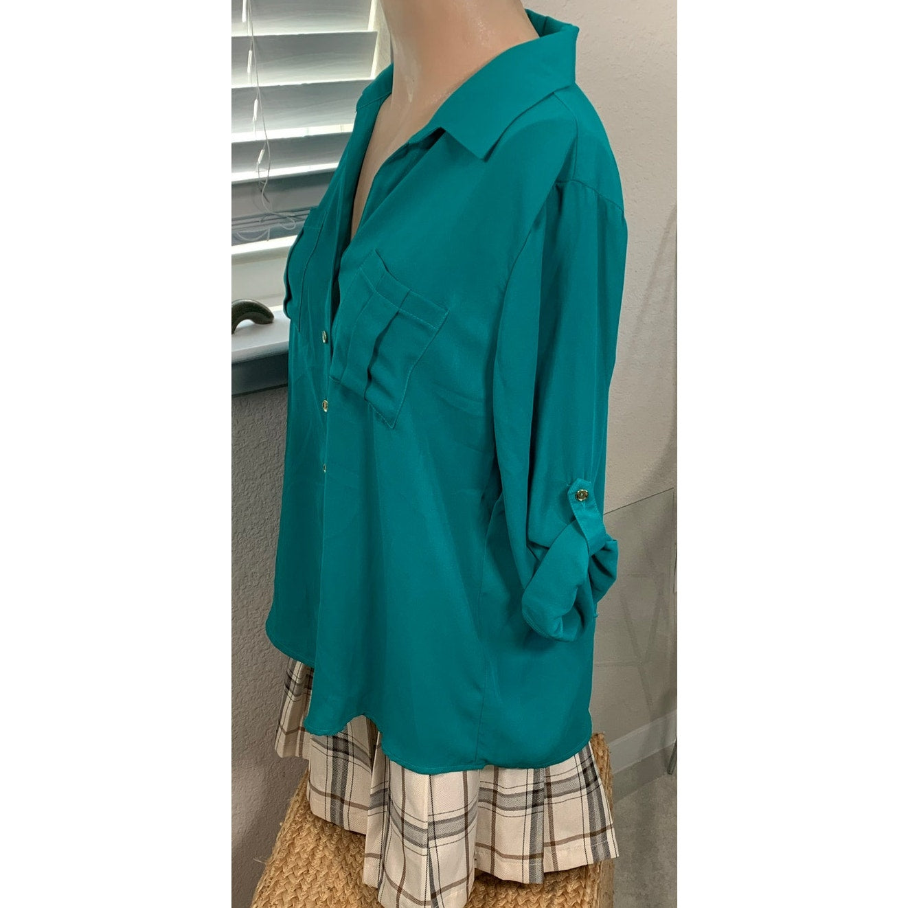 Emerald button up relaxed fit rolled sleeve blouse sz XL