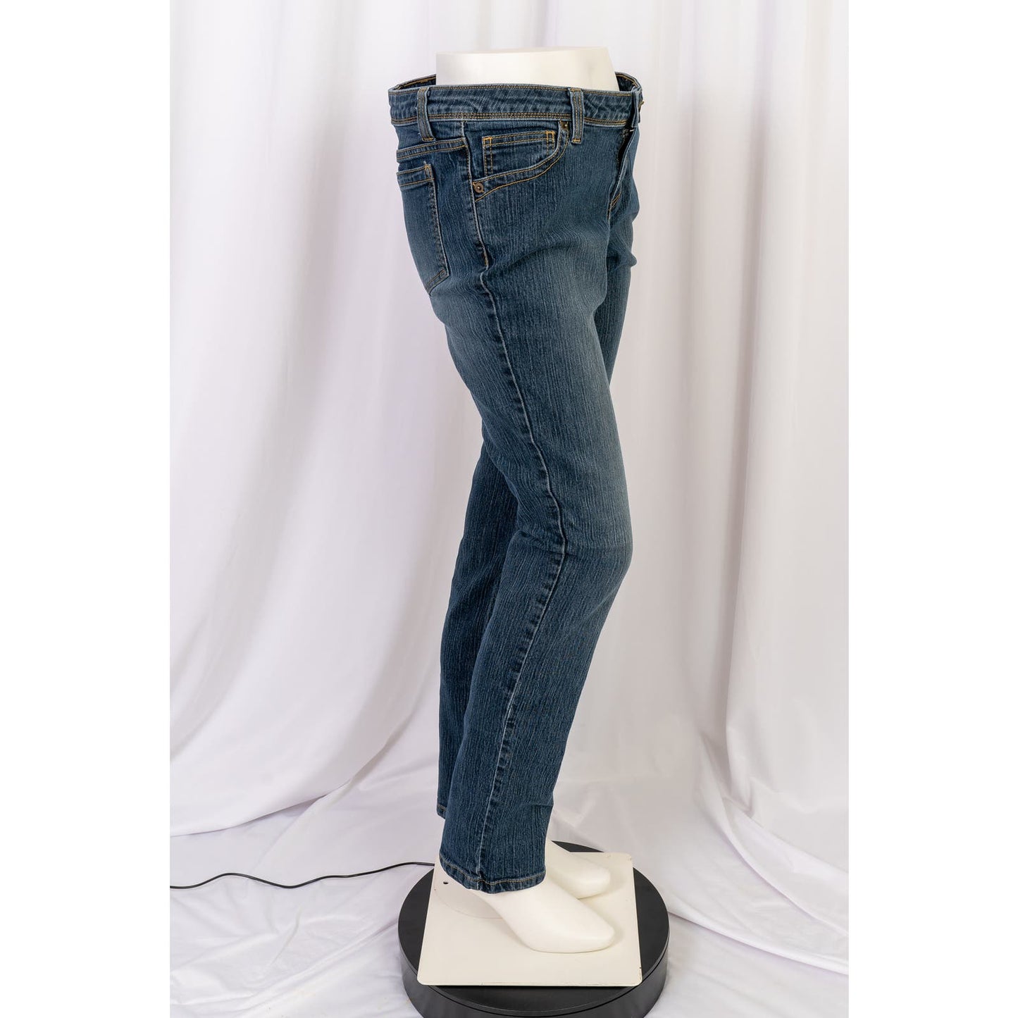 Ladies Level 8 regular fit blue jeans size 11