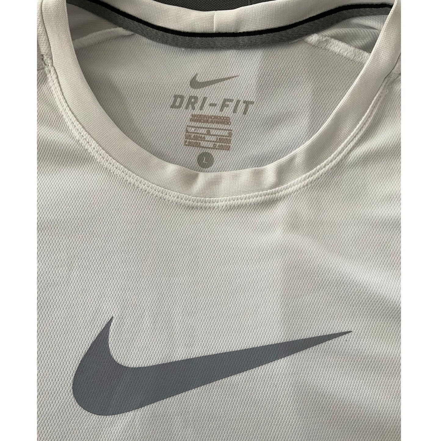 Men's Nike Dri-Fit White short sleeved top size Large