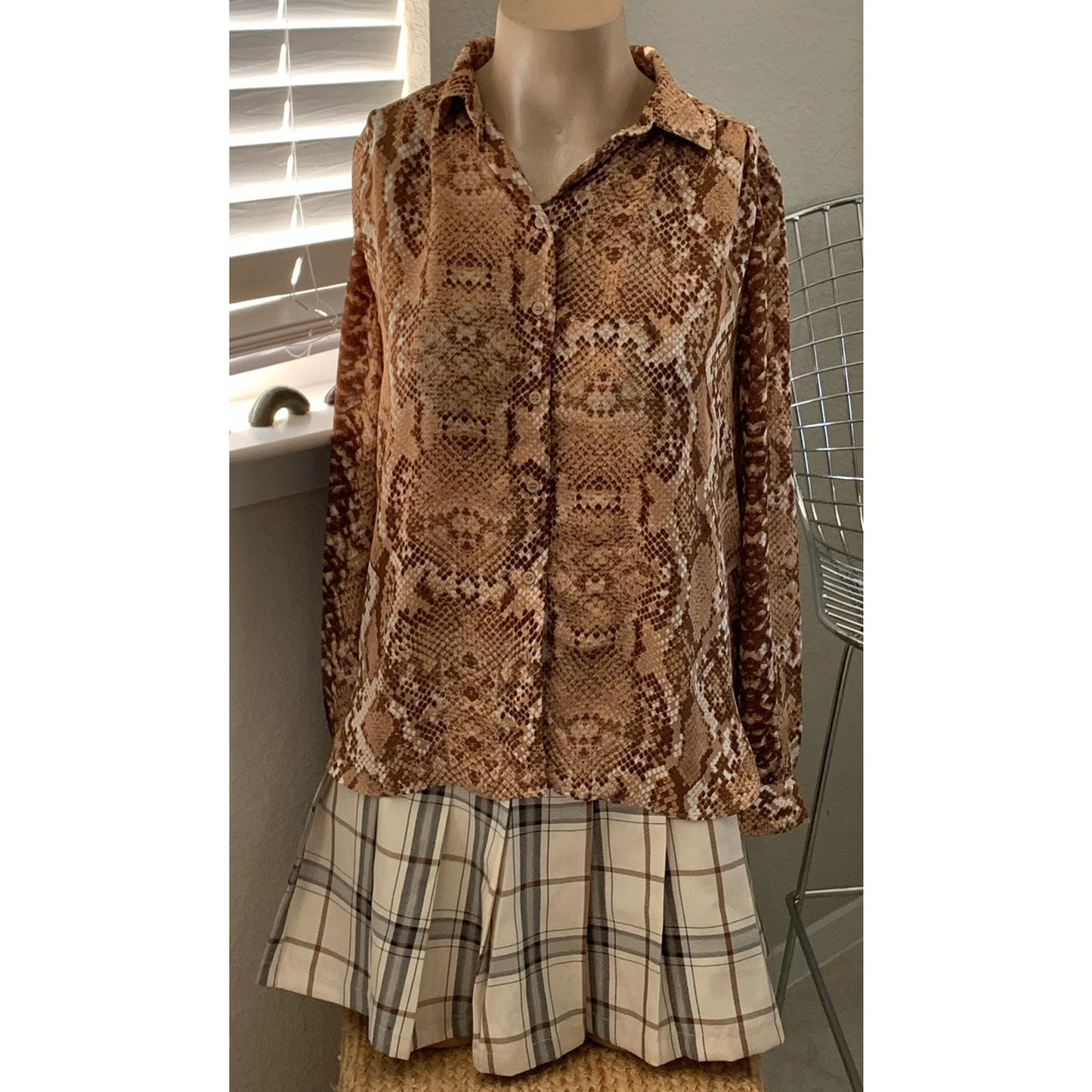 H&M Brown snakeskin print polyester button up shirt sz 4