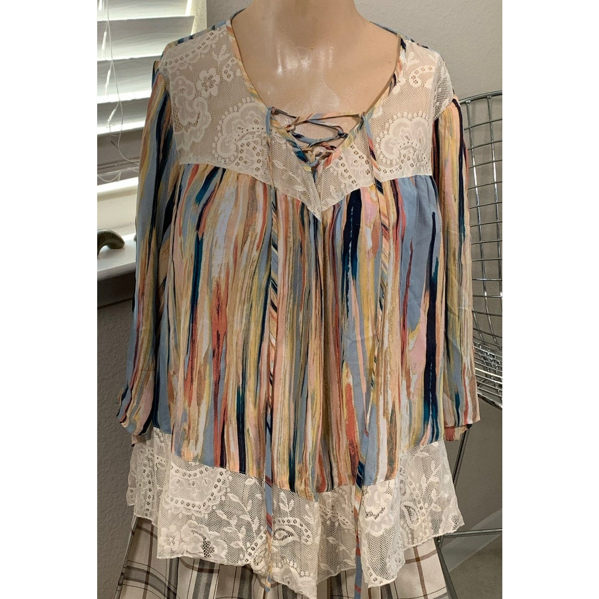 Melissa Paige Petite Sheer Boho style top with bell sleeves sz PM