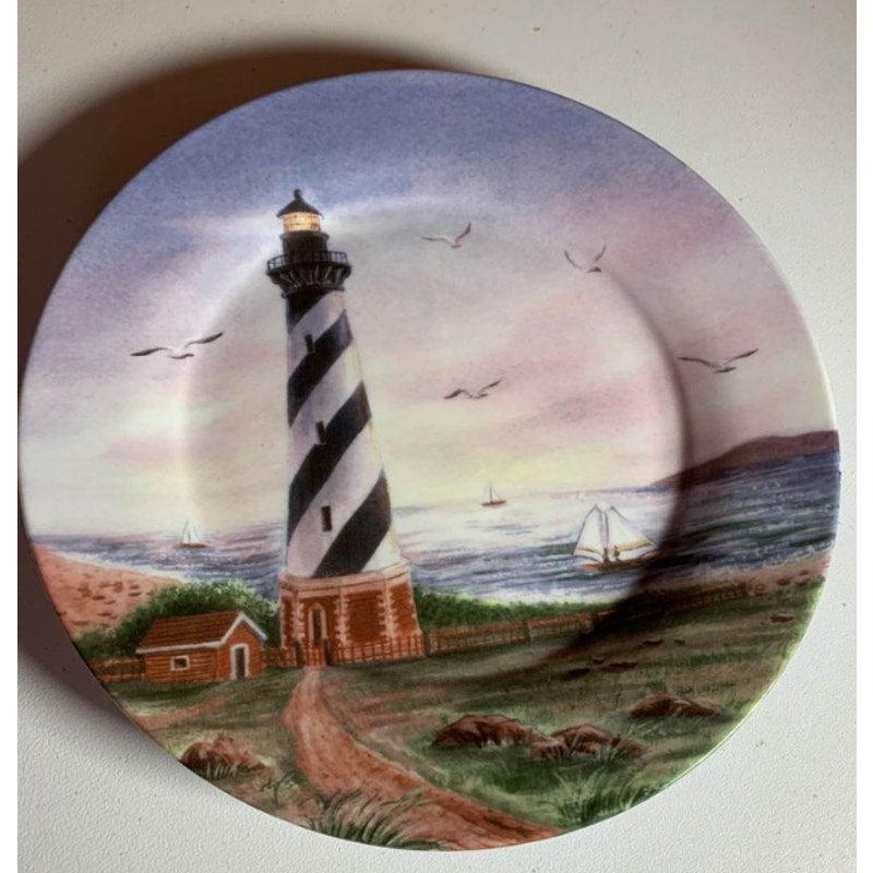 8" Decorative plate featuring North Caroline's Cape Hatters.