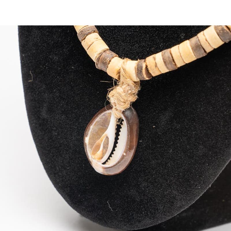 Y2K Boho Cowrie shell necklace with natural wooden beads