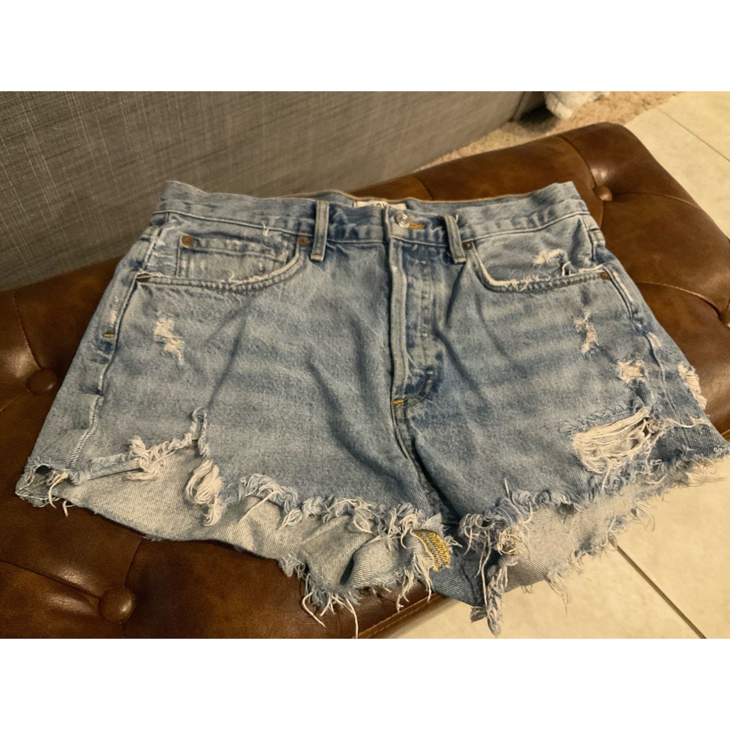 Agolde Parker distressed shorts Size 27 from Los Angeles NWOT