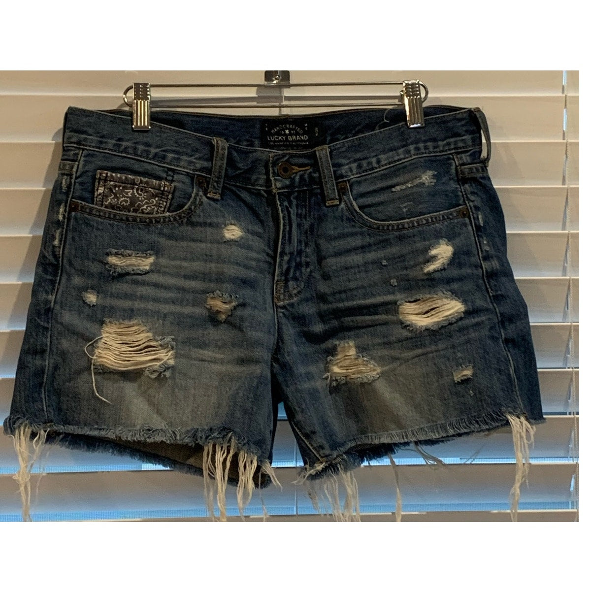 Lucky Brand "The cutoff" distressed high rise shorts sz 6/28