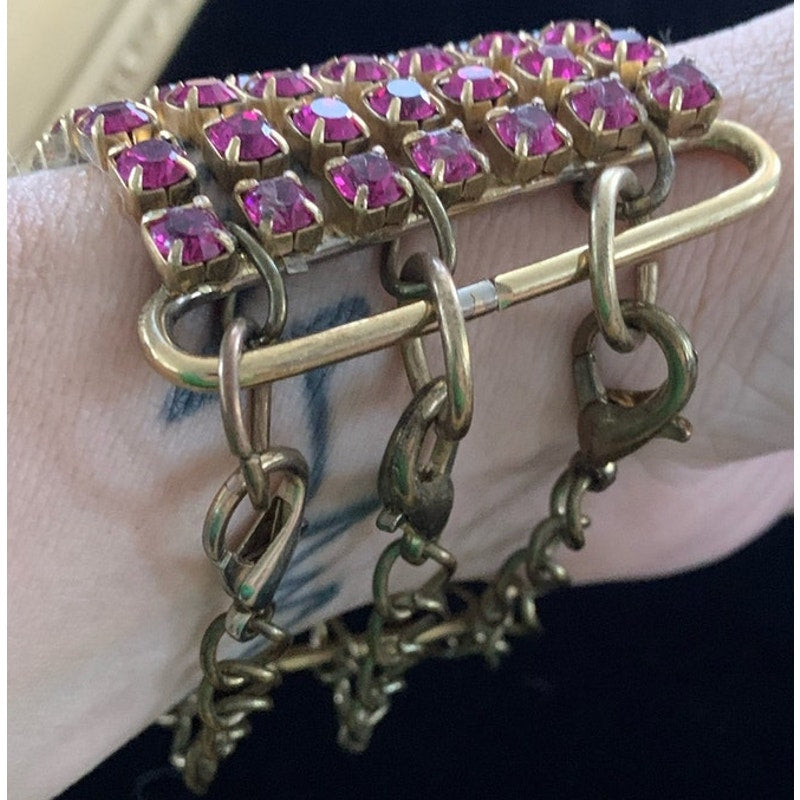 Beautiful Vintage pink rhinestone cuff like chain bracelet