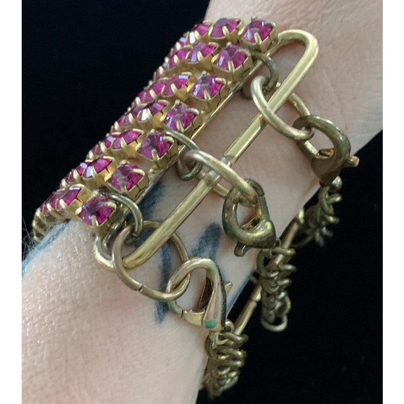 Beautiful Vintage pink rhinestone cuff like chain bracelet