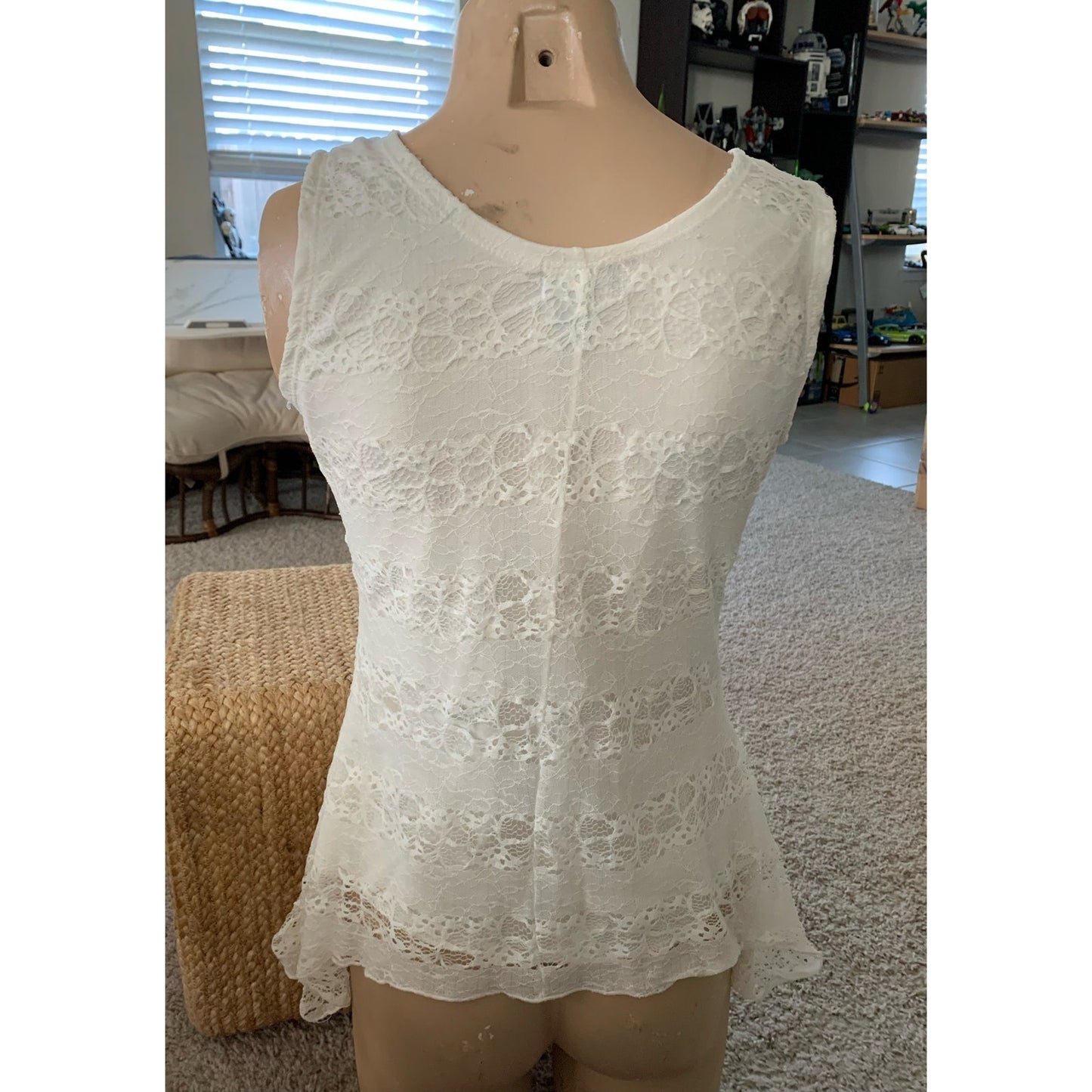 Shannon Ford Cream Lacy sleeveless tunic size L