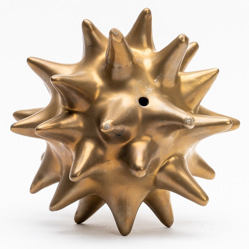 Urchin Sputnik bookshelf decor in antique gold - large