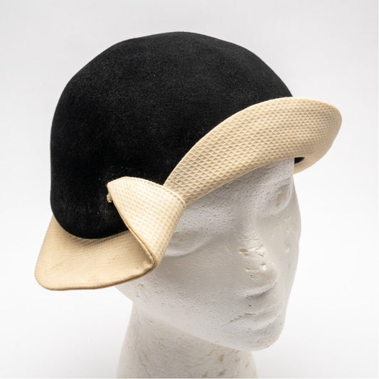 Vintage 1930's Dawson felt black and white cloche bell hat