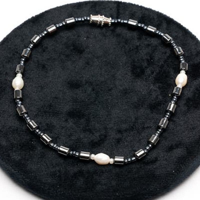 Y2K Tribal Surfer Hematite beads and fresh water pearl anklet