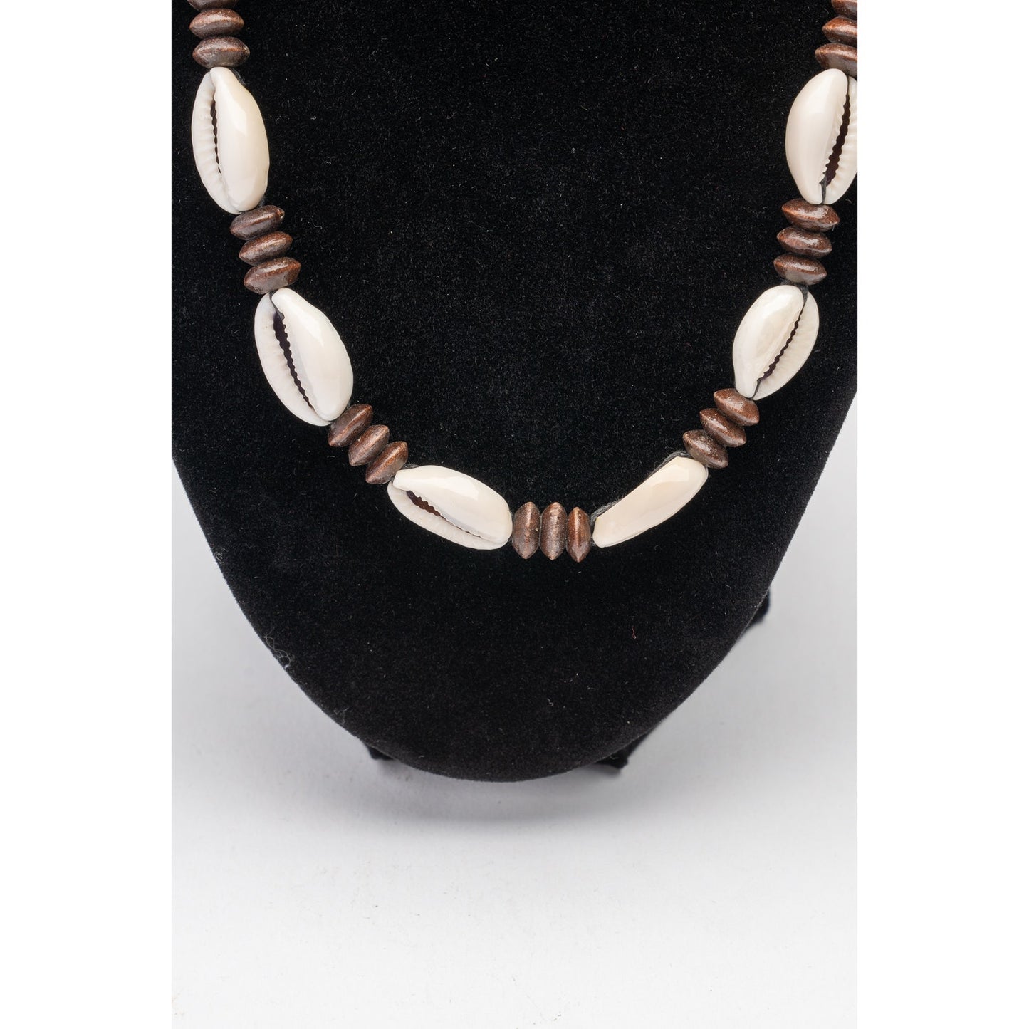 Vintage 90's Cowrie Shell necklace