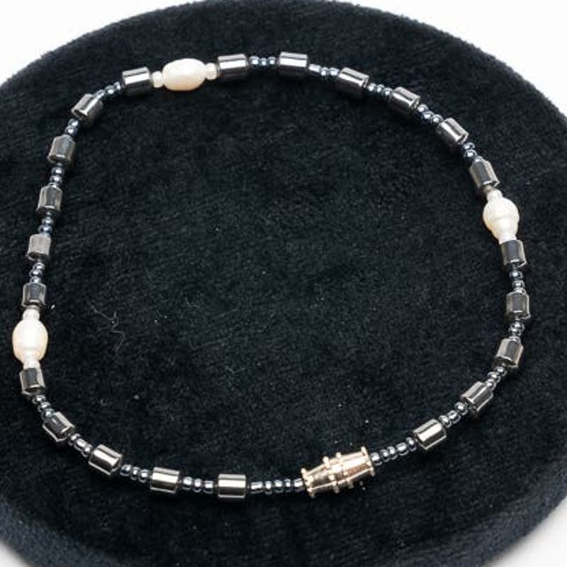 Y2K Tribal Surfer Hematite beads and fresh water pearl anklet