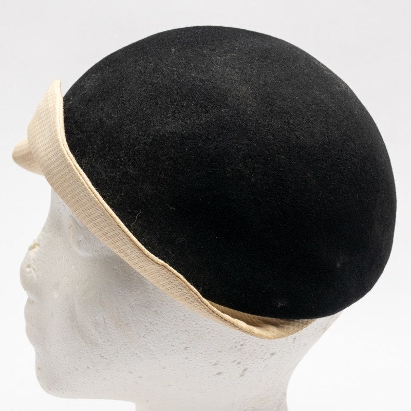 Vintage 1930's Dawson felt black and white cloche bell hat