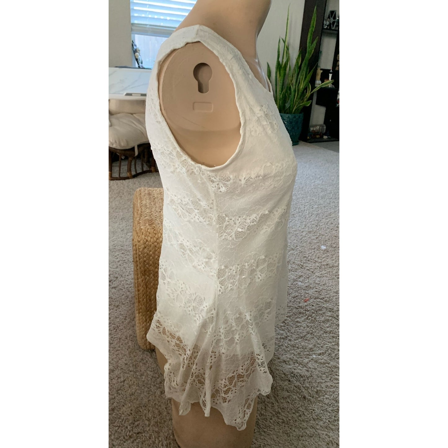 Shannon Ford Cream Lacy sleeveless tunic size L