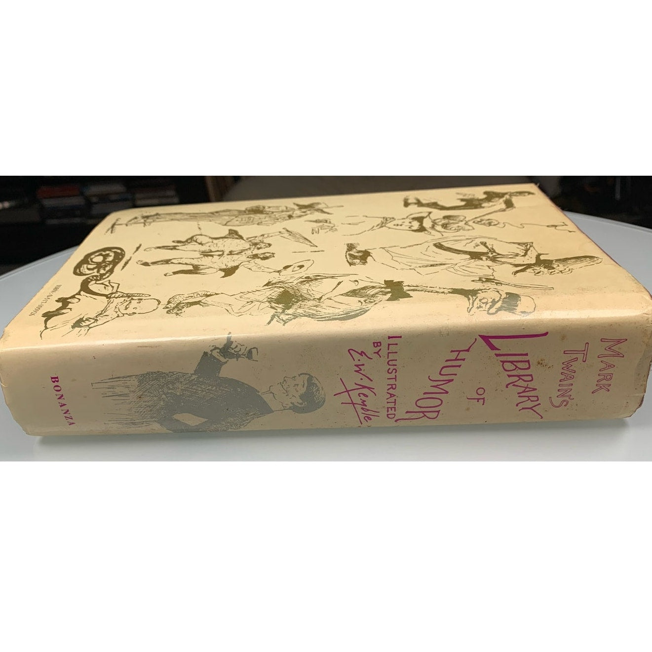 Mark Twain's Library of Humor - 1969 - 707 pages of gold - Hardcover