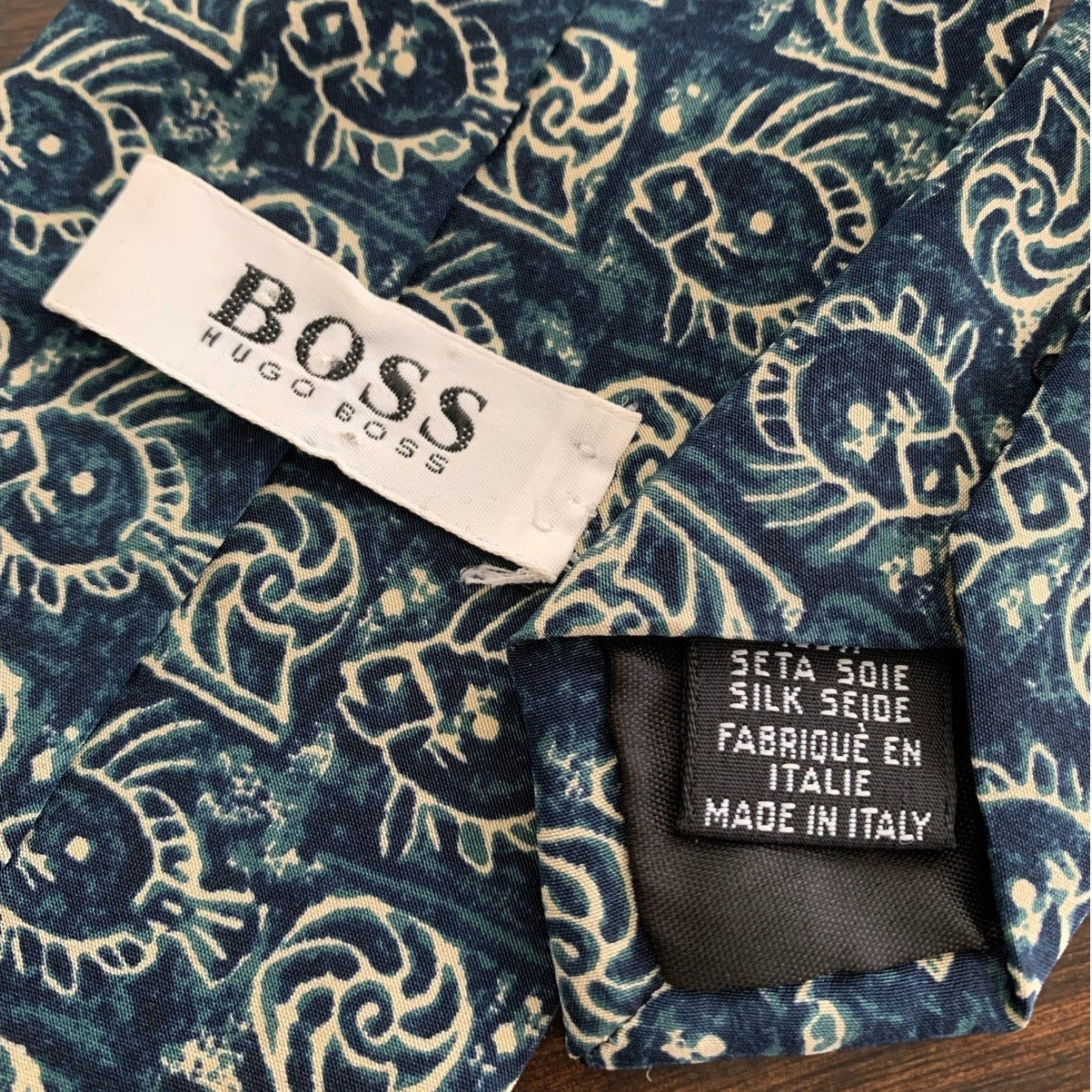 Vintage Hugo Boss silk tie - Made in Italy Blue and Beige Fish