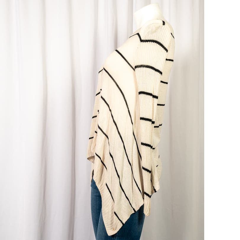 Abercrombie & Fitch Cream and black striped pullover sweater sz S