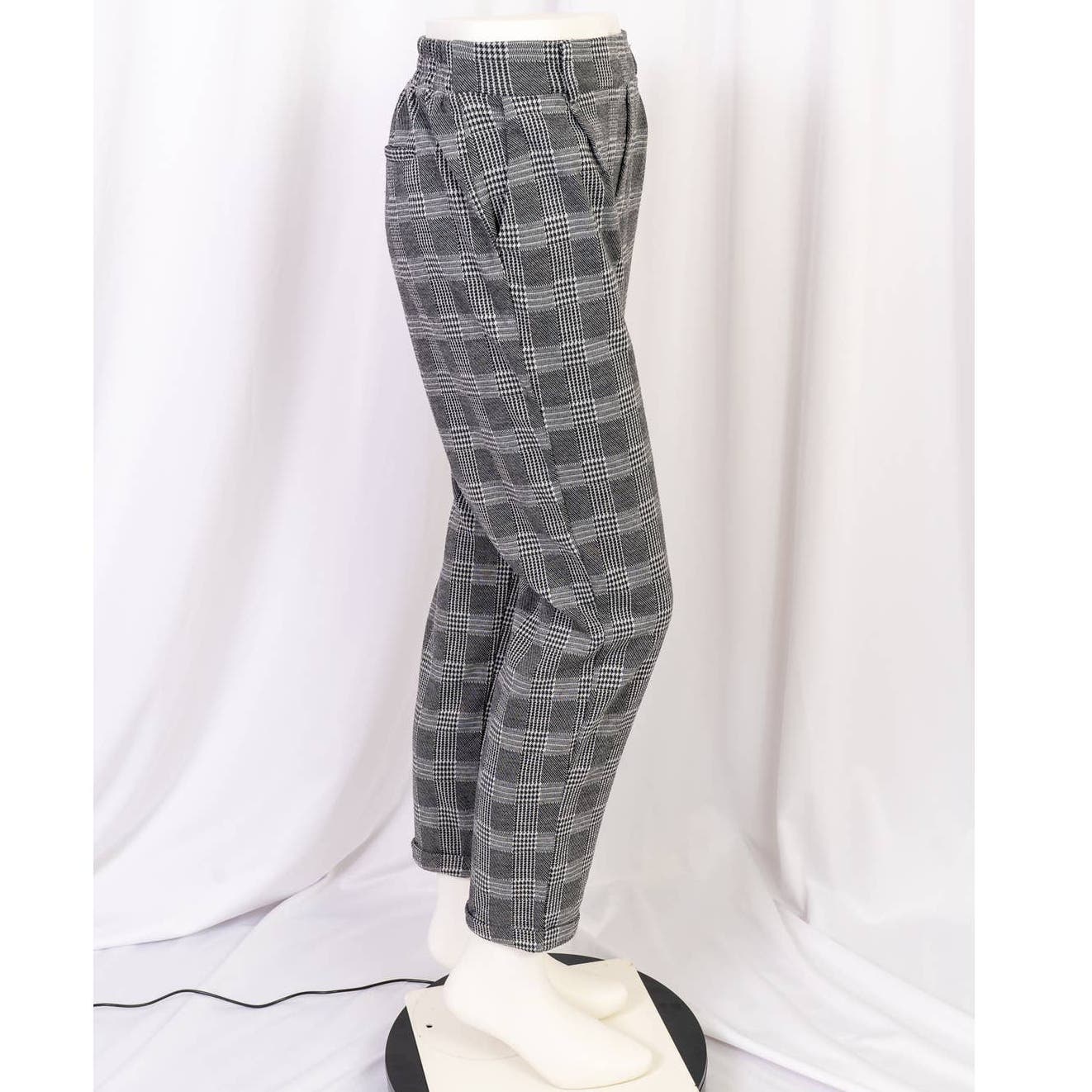 Women’s Ambiance Black checked plaid chinos sz Small