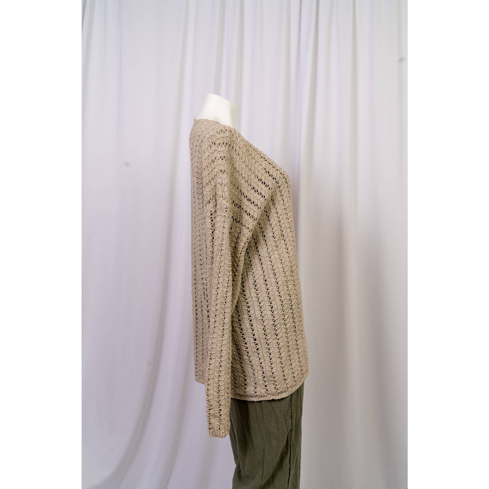 Vintage Beige knitted sweater from the 70's Sz L - Magically Funky Austin Resale & Thrift