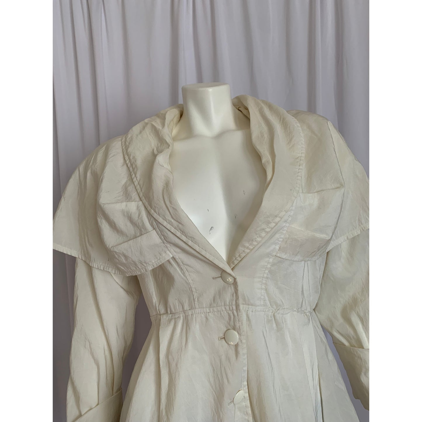 Vintage Cream fluffy short trench coat sz Medium