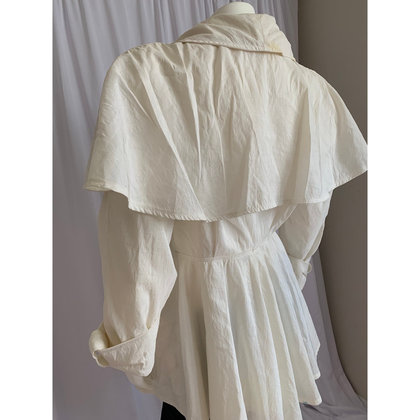 Vintage Cream fluffy short trench coat sz Medium