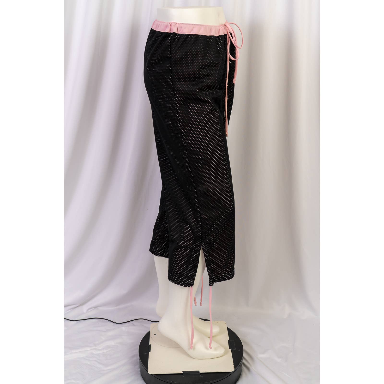 Women's Superwomen relaxed gaucho pants sz L - Magically Funky Austin Resale & Thrift