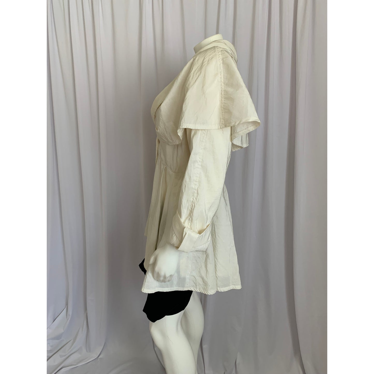 Vintage Cream fluffy short trench coat sz Medium